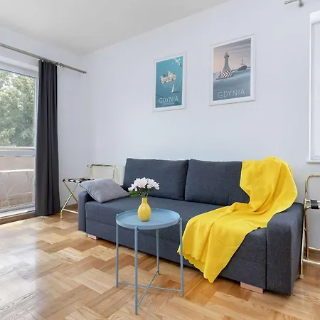 Family In Center With Balcony By Renters Gdynia